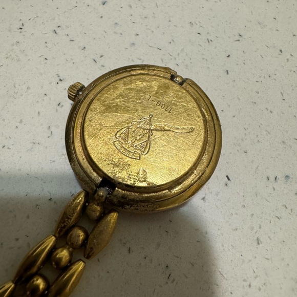 π― Auth Gucci bezel watch project pieces - Picture 4 of 10